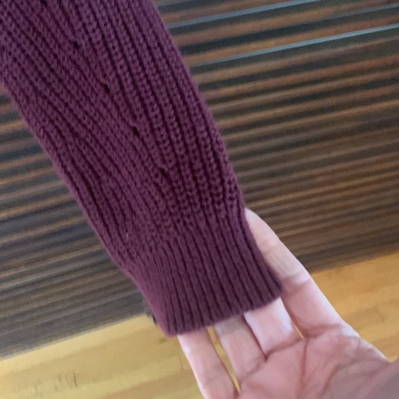 🎉🎉🎉SOLD🎉🎉🎉🎉🎉🎉Abercrombie & Fitch sweater - Picture 4 of 8